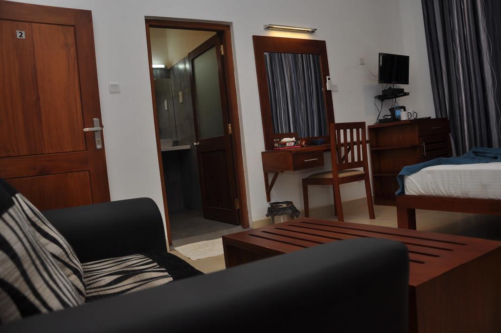 Aarya Hotel Pinnawala Kamer foto