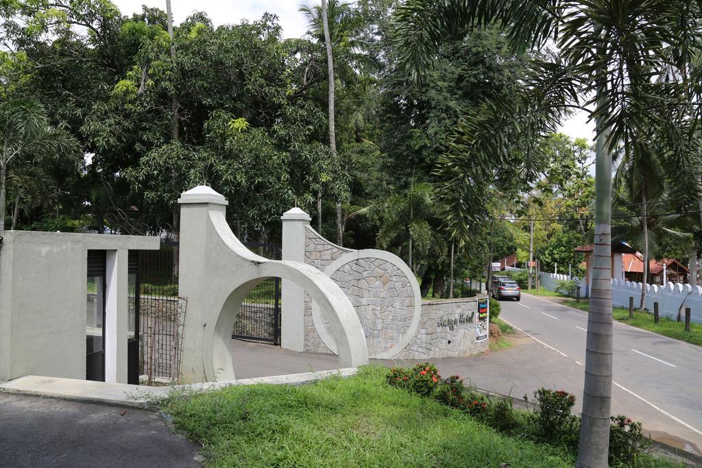 Aarya Hotel Pinnawala Buitenkant foto