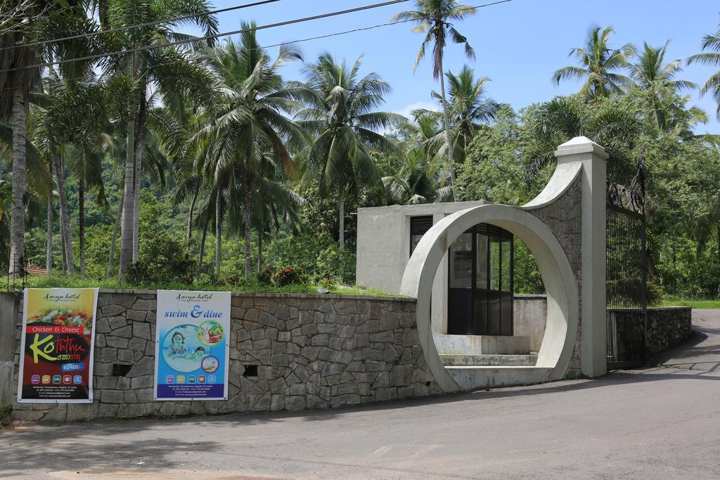 Aarya Hotel Pinnawala Buitenkant foto